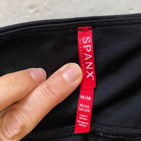 Spanx Matte Black Camo Faux Leather Leggings Women’s Size Medium power waistband - Picture 6 of 6